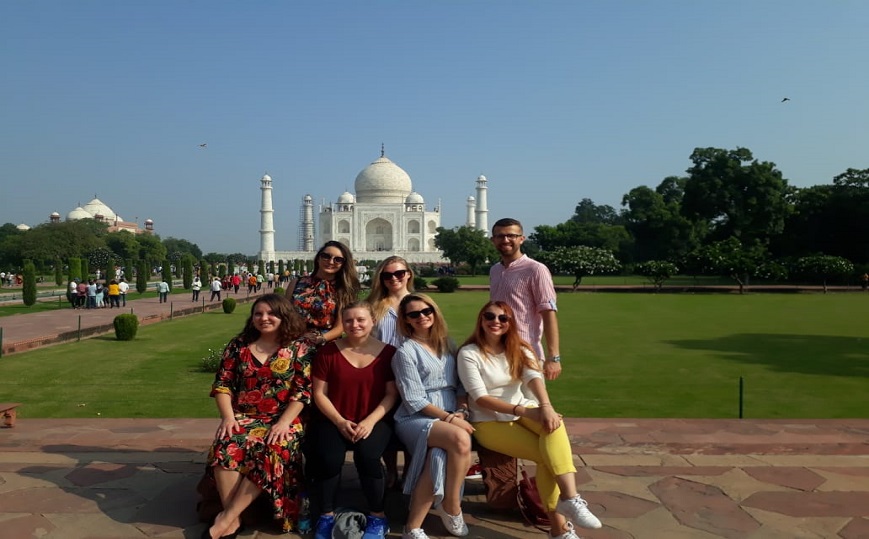 Sunrise Taj Mahal Tour From Delhi by Car